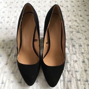 EXPRESS Suede Black Chunky Pumps